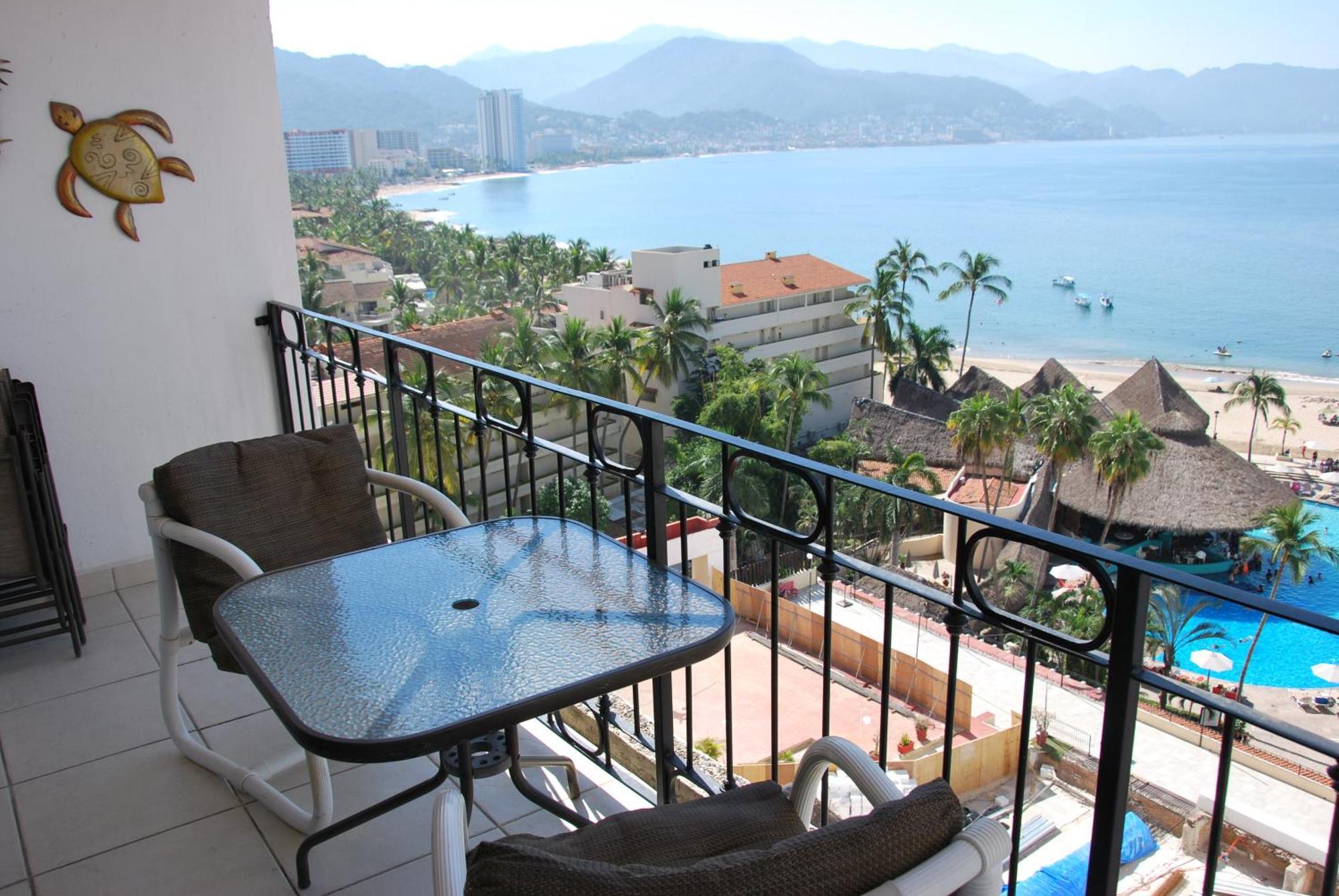 Beachfront View Condo Beside La Isla Mall Пуэрто-Вальярта Экстерьер фото